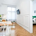 P&j Luxury Apartamento *